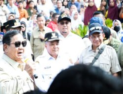 Tito Karnavian Dampingi Presiden Tinjau Sejumlah Titik Wilayah Terdampak Bencana di Sumbar
