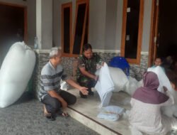 Sambangi Pelaku UMKM, Babinsa Gandekan Berikan Motivasi dan Semangat Kerja, Tingkatkan Hasil Produksi