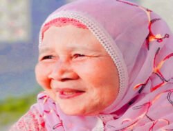 Di Telapak Tangan Ibu, Langit Belajar Menjadi Surga