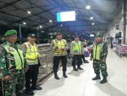 TNI–Polri Perkuat Pengamanan Nataru di Pos PAM Stasiun KA Kota Madiun