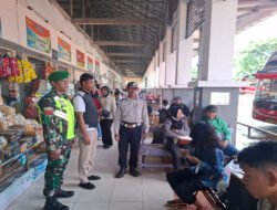 Tak Kenal Lelah Personel Gabungan TNI Polri dan Instansi Lainnya Laksanakan Pengamanan di Terminal Pacitan