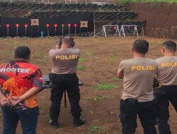 Tingkatkan Kemampuan Personel Kapolresta Banyuwangi Gelar Latihan Menembak