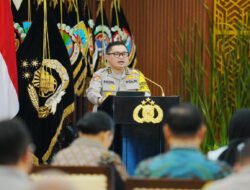 Berantas Kejahatan Transnasional, Polri Tangkap dan Serahkan 14 Buron Interpol Red Notice