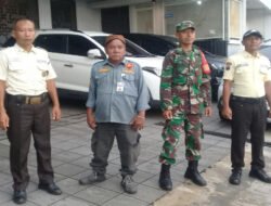 Jelang pergantian Tahun, Babinsa Keprabon Bersama Satlinmas Laksanakan Patroli, Yakinkan Situasi Tetap Aman dan Kondusif