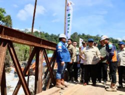 Tito Karnavian Dampingi Presiden Tinjau Progres Pembangunan Infrastruktur di Tapanuli Selatan