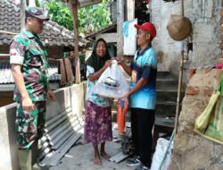 Kolaborasi TNI dan BPBD Pacitan Lakukan Penyaluran Bantuan Sembako Untuk Warga Terkena Bencana