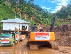 Polri Maksimalkan Bantuan dengan Kerahkan Alat Berat, Percepat Pemulihan Bencana di Sumatra