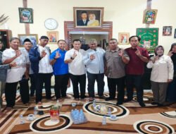 Lurah IKAWANGI Dunia Takziyah ke Kediaman Ayahanda Brigjen TNI Heri Hermawan di Banyuwangi