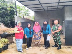 Wujudkan Lingkungan Sehat dan Bebas DBD, Babinsa Koramil Nogosari cek Jentik Nyamuk