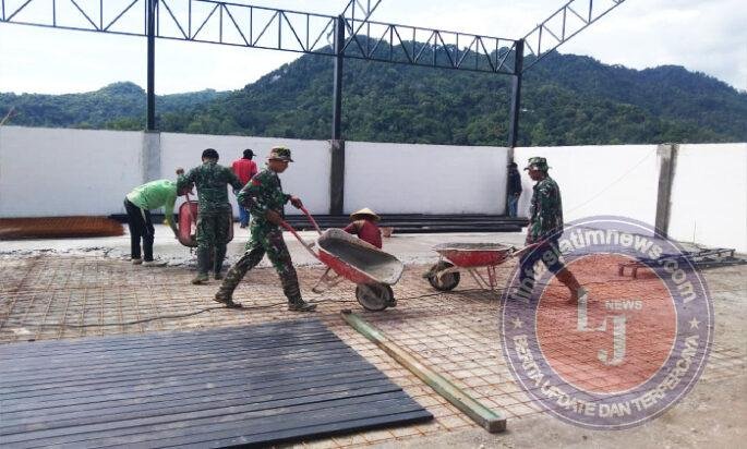 Gotong Royong TNI dan Warga Bangun Koperasi Desa Merah Putih di Trenggalek