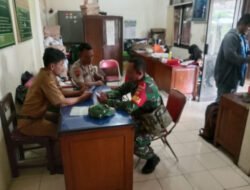 Babinsa Nusukan Dan Lurah Pasar Bersinergi, Jaga Keamanan dan Stabilitas Harga di Pasar Tradisional