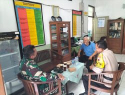 Sambangi Sekolah, Babinsa dan Bhabinkamtibmas Selipkan Pesan Kepada Kepala Sekolah.      