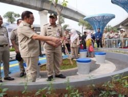 Wali Kota Munjirin Dampingi Gubernur DKI Jakarta Tinjau Taman Gapura Muka Cakung