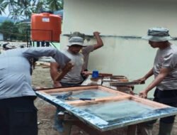 Brimob Hadirkan Sanitasi Layak bagi Korban Banjir di Desa Tolang Julu