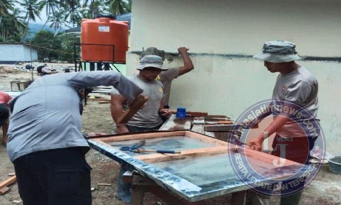 Brimob Hadirkan Sanitasi Layak bagi Korban Banjir di Desa Tolang Julu
