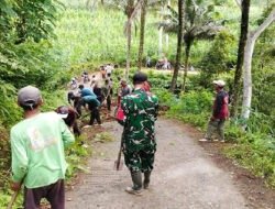 Di Lereng Pegunungan Trenggalek, Babinsa dan Warga Bersatu Jaga Lingkungan