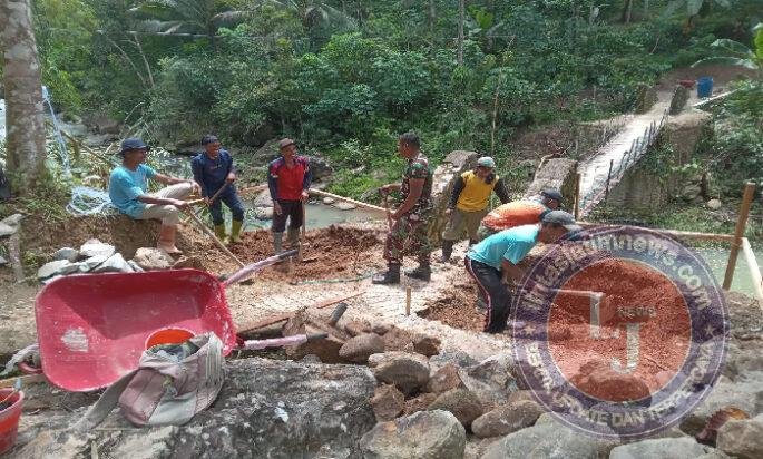 Permudah Akses Perekonomian Desa di Wilayah Pacitan,TNI AD Bangun Jembatan Gantung Garuda Nusantara