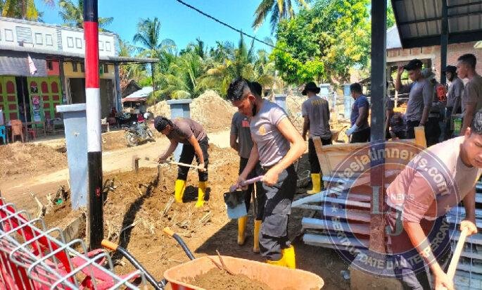 Polri dan Warga bergandengan Tangan, Polindes Meunasah Mancang Bangkit dari Lumpur Banjir