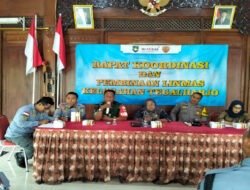 Tak Kenal Libur, Babinsa Hadiri Rapat Koordinasi Awal Tahun Bersama Limnas dan Bhabinkamtibmas