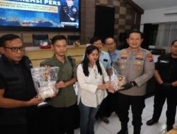 Polres Magetan Kembalikan Emas Senilai 1 Miliar, Pascatangkap 5 Tersangka Pembobol Toko