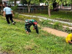 Babinsa dan Warga Tulungrejo Kompak Bersihkan Jalan dan Sungai