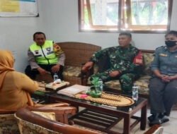 Implementasikan Metode Binter, Babinsa Danukusuman dan Bhabinkamtibmas Kunjungi Sekolahan