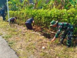 Babinsa Bancong Ajak Warga Karya Bhakti, Jaga Lingkungan Tetap Bersih dan Asri