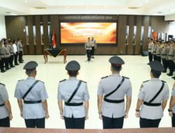 Pimpin Sertijab Lima Kapolsek Jajaran, Kapolres Gresik AKBP Ramadhan : Layani Masyarakat dengan Hati