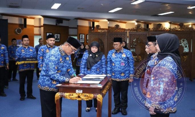 Prof. Zudan Minta 3 JPT BKN yang Baru Dilantik untuk Lanjutkan Keberhasilan Kerja dengan Strategi dan Desain Kerja Baru