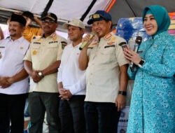 Bersama TP PKK, Kasatgas Tito Karnavian Turun Langsung Bantu Warga Terdampak di Aceh Tamiang