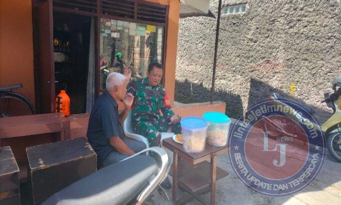 Bincang Santai, Cara Ampuh Babinsa Kemlayan Selalu Dekat dan Berinteraksi Langsung Dengan Warganya