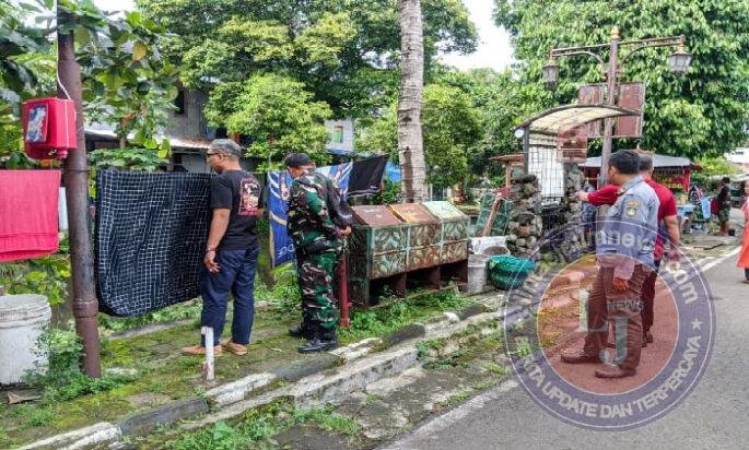 Pastikan Wilayah Aman Dan Kondusif, Babinsa Kestalan Bersama Satlinmas Laksanakan Patroli