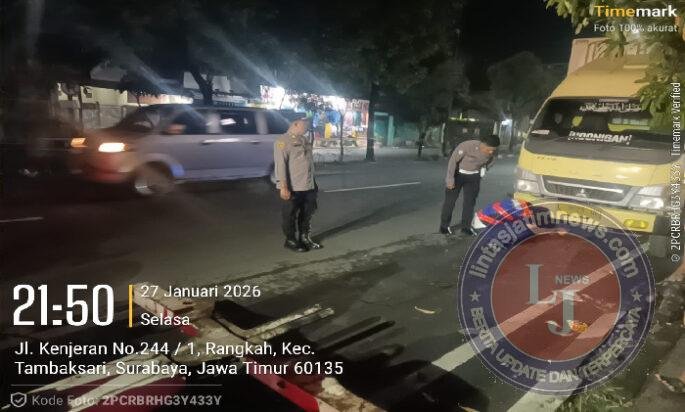 Usai Dikeluhkan Warga, Truk Parkir di Jalan Kenjeran “Ditertibkan” Tapi hanya di Pindah