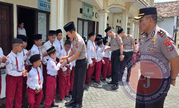 Kapolres Pasuruan Silaturahmi ke Pengasuh Ponpes Cangaan II Bangil