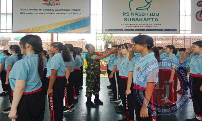 Babinsa Purwodiningratan Aktif Melatih PBB, Wujudkan Generasi Muda Disiplin dan Berkarakter
