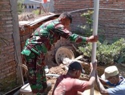 Gotong Royong Bangun Sumur Bor, Babinsa Nogosari Hadirkan Harapan Air Bersih untuk Warga Rembun