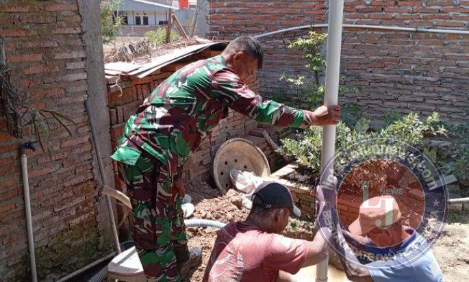Gotong Royong Bangun Sumur Bor, Babinsa Nogosari Hadirkan Harapan Air Bersih untuk Warga Rembun