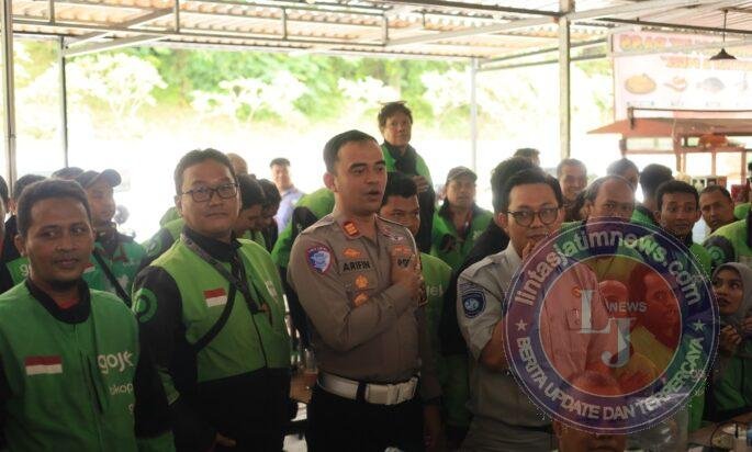 Pastikan Wilayah Aman, Piket Koramil 05/Pasar Kliwon Aktif Laksanakan Patroli Malam Bersama Linmas