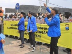 Humanis, Polres Probolinggo Beri Layanan Aksi Damai PC PMII