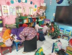 Sambangi TK Aisyiyah Purwodiningratan, Babinsa Berikan Motivasi Dan Kenalkan Profesi TNI