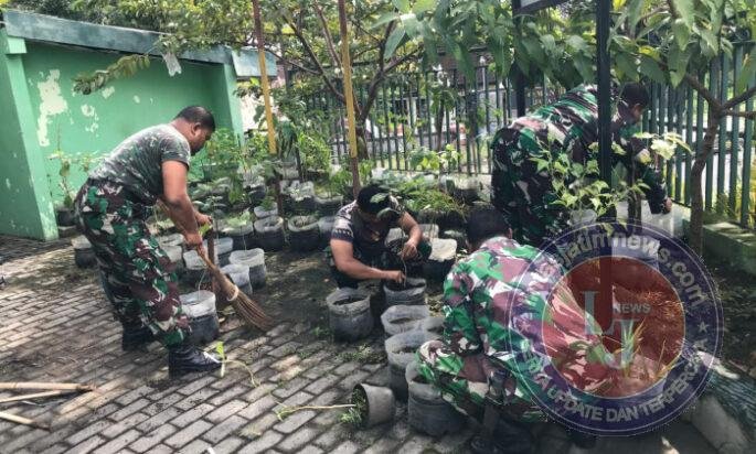 Jaga Lingkungan Kantor Tetap Bersih, Rapi, Dan Indah, Koramil 04/Jebres Laksanakan Pembersihan Pangkalan
