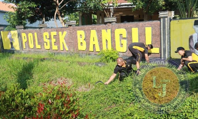 Polres Pasuruan Gelar Kerja Bakti Dukung Gerakan Indonesia ASRI