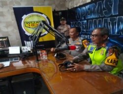 Gandeng Media Polres Pelabuhan Tanjungperak Ajak Warga Jadi Pelopor Tertib Lalu Lintas