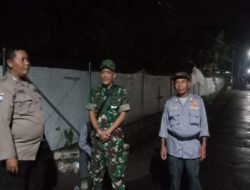 Patroli Malam Babinsa Sawit, Hidupkan Semangat Siskamling di Desa Gombang