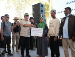 Pemerintah Serahkan Bantuan Perbaikan Rumah, Kasatgas Tito Pastikan Negara Bersama Masyarakat Terdampak Bencana