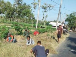 Bersama Warga, Babinsa Mojorejo Hidupkan Semangat Gotong Royong di Sudut Kampung