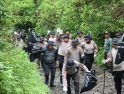 Polres Magetan Gelar Korve di Jalur Pendakian Gunung Lawu