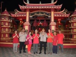 Pastikan Imlek Kondusif, Kapolres Gresik Tinjau Pengamanan di Klenteng Kim Hin Kiong