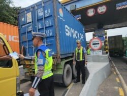 Ditlantas Polda Jatim Tertibkan Penggunaan Lajur Jalan Tol