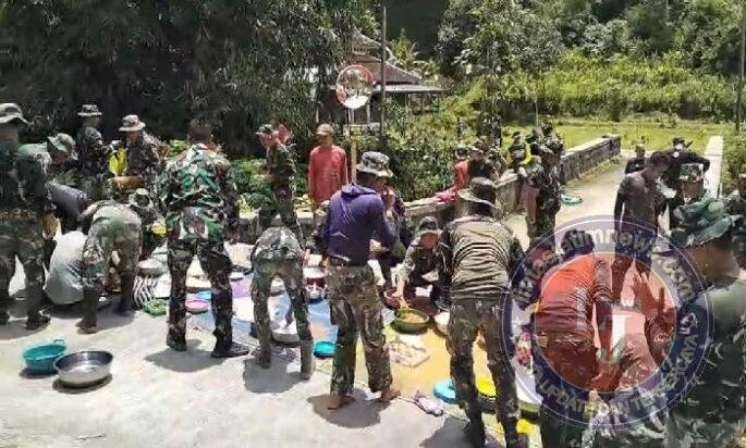 Tidak Lupakan Tradisi, Warga Dan TNI Menggelar Kenduren Sambut Bulan Ramadhan Dilokasi TMMD 127